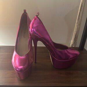 Shoe Dazzle Metallic Magenta High Heels Size 9